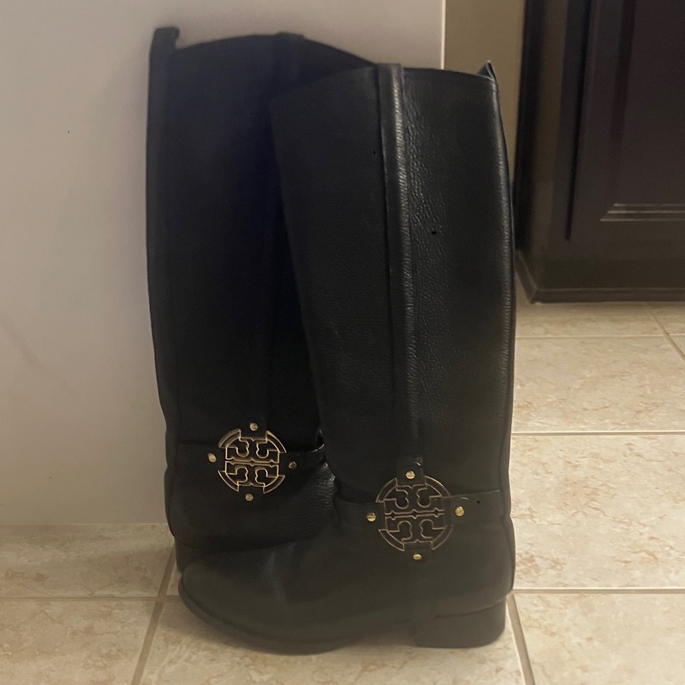 GORGEOUS Leather Tory Burch Black Heeled Boots!!